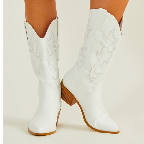 New with tags Altar’d state Dixie western boots by Billini - Picture 2 of 4